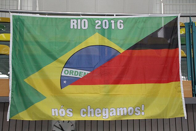Rio-Fahne der Sitzvolleyballer