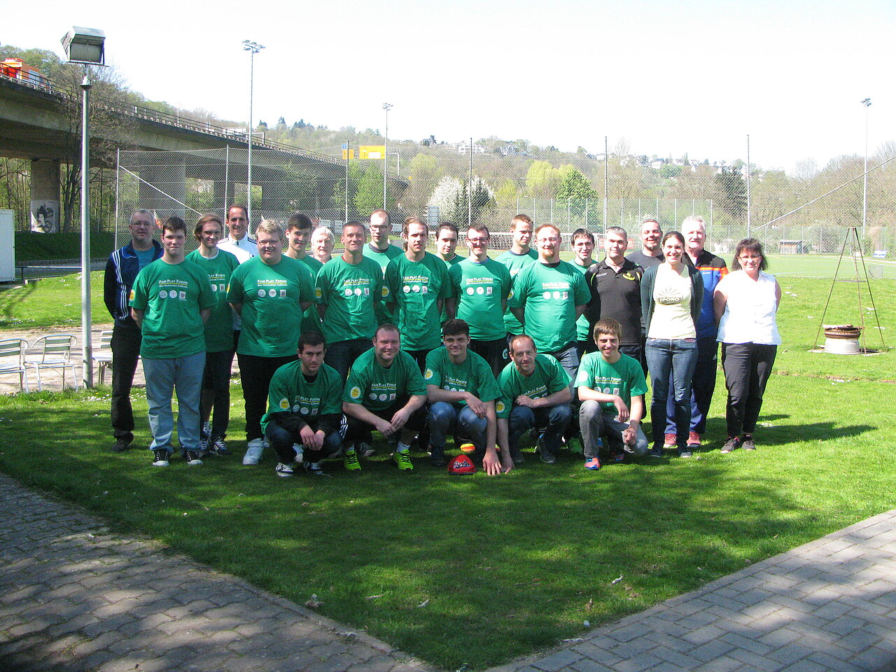 Gruppenfoto aller Beteiligten