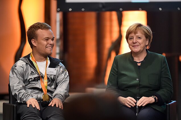 Bundeskanzlerin Merkel mit Niko Kappel