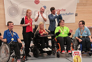 9918 die Deutschen Meister der 4 Spielklassen beklatscht vom Ehrengast Jürgen Dusel, Beauftragter der Bundesregierung für die Belange von Menschen mit Behinderung. 